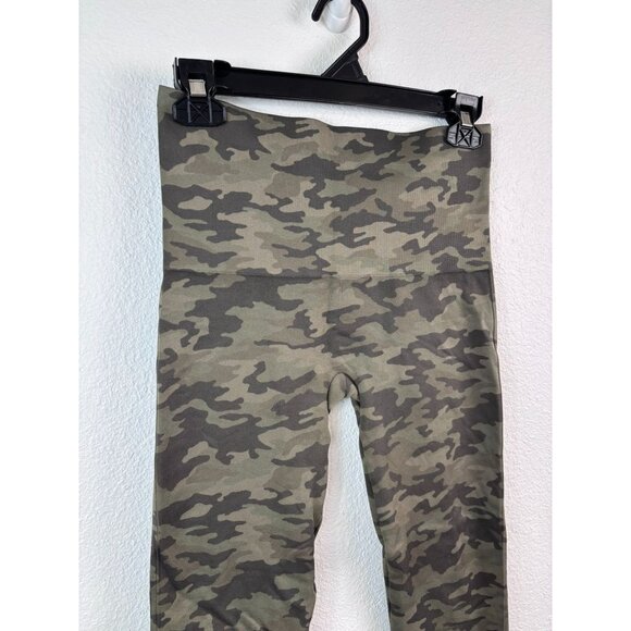Spanx women's size XL green camouflage cropped slimming tummy control leggings - Picture 2 of 5